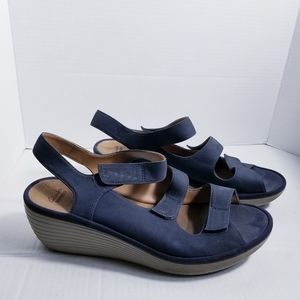 CLARKS COLLECTION SOFT CUSHION WEDGE SANDAL SIZE 12 WIDE